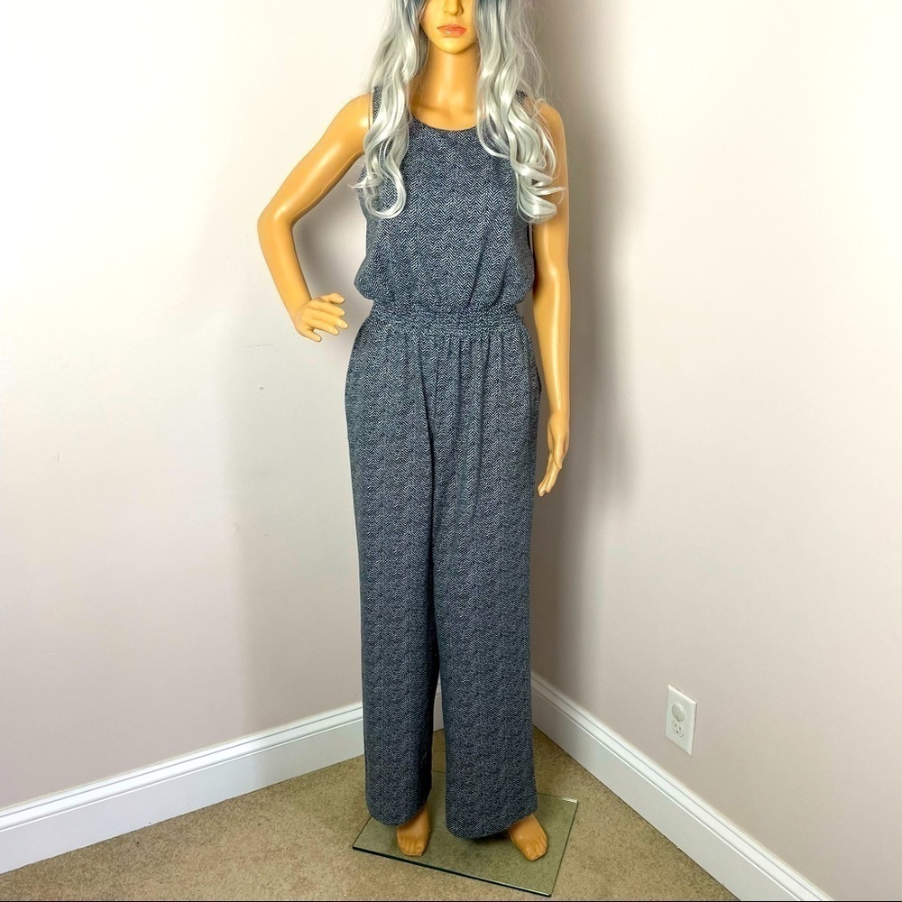 Vince Camuto Sleeveless Chevron Jumpsuit – Size Small